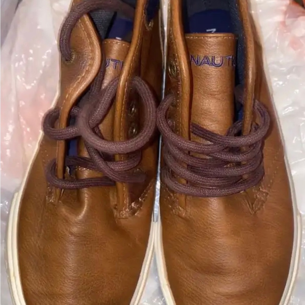 Nautica Brown Boat Shoes with Leather Upper and Rubber Soles